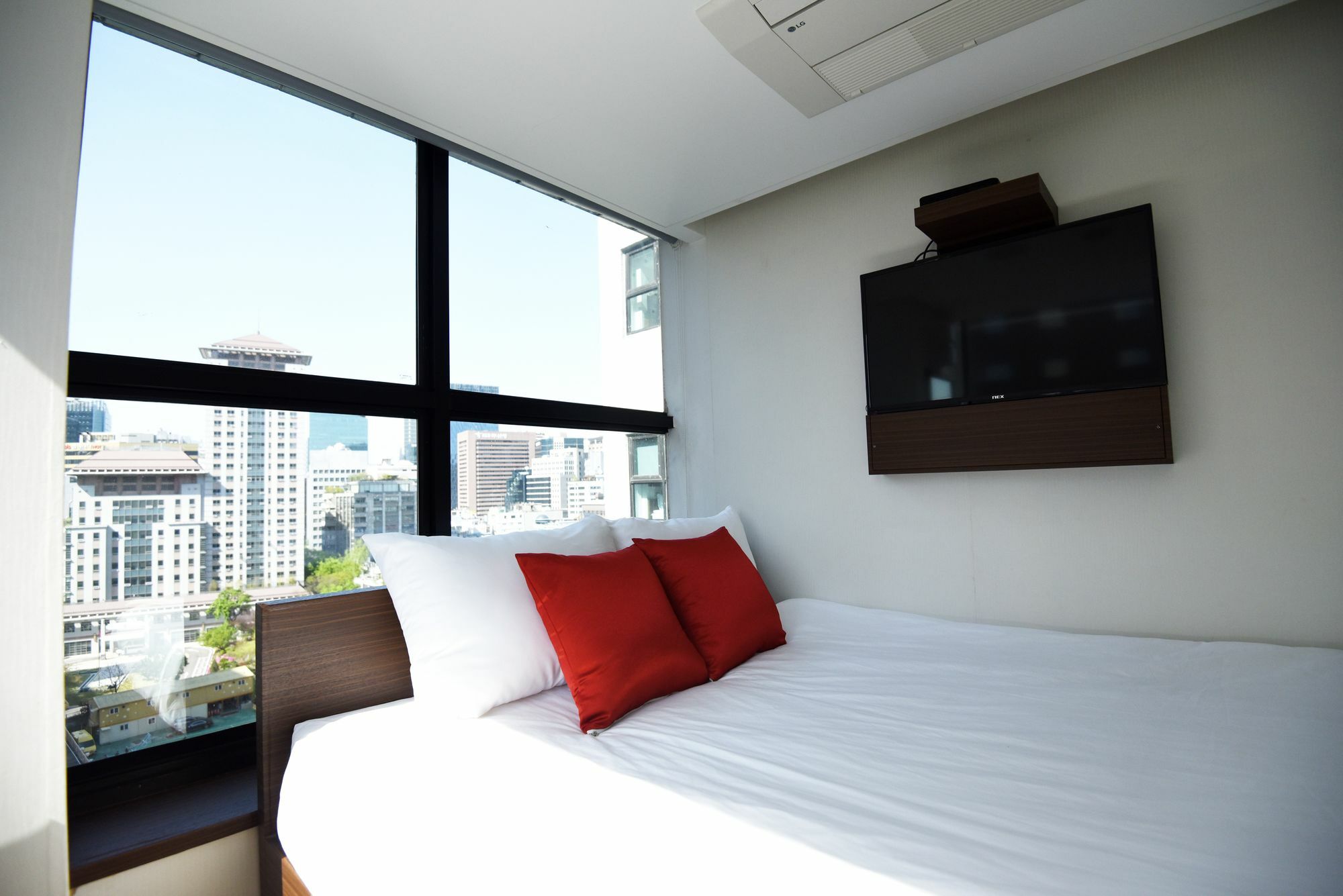 57 Myeongdong Hotel 2*