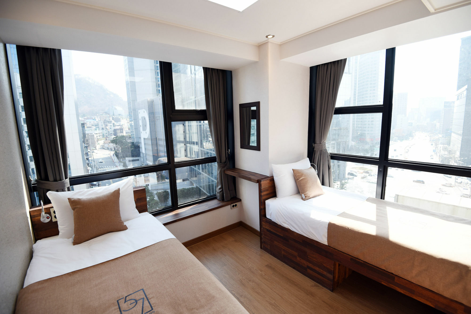 57 Myeongdong Hotel 2*