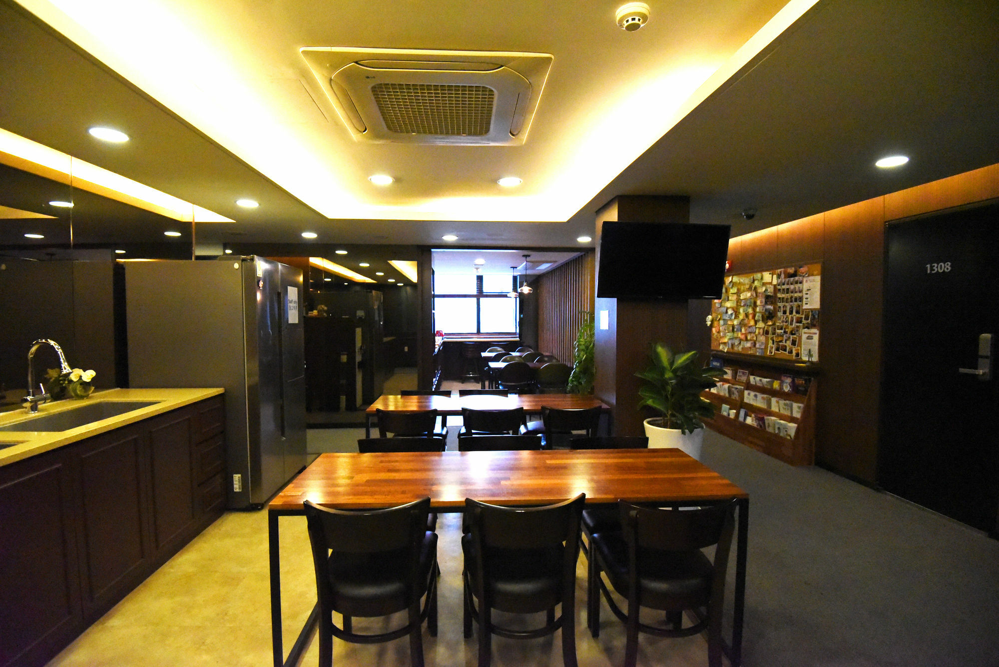57 Myeongdong Hotel 2*