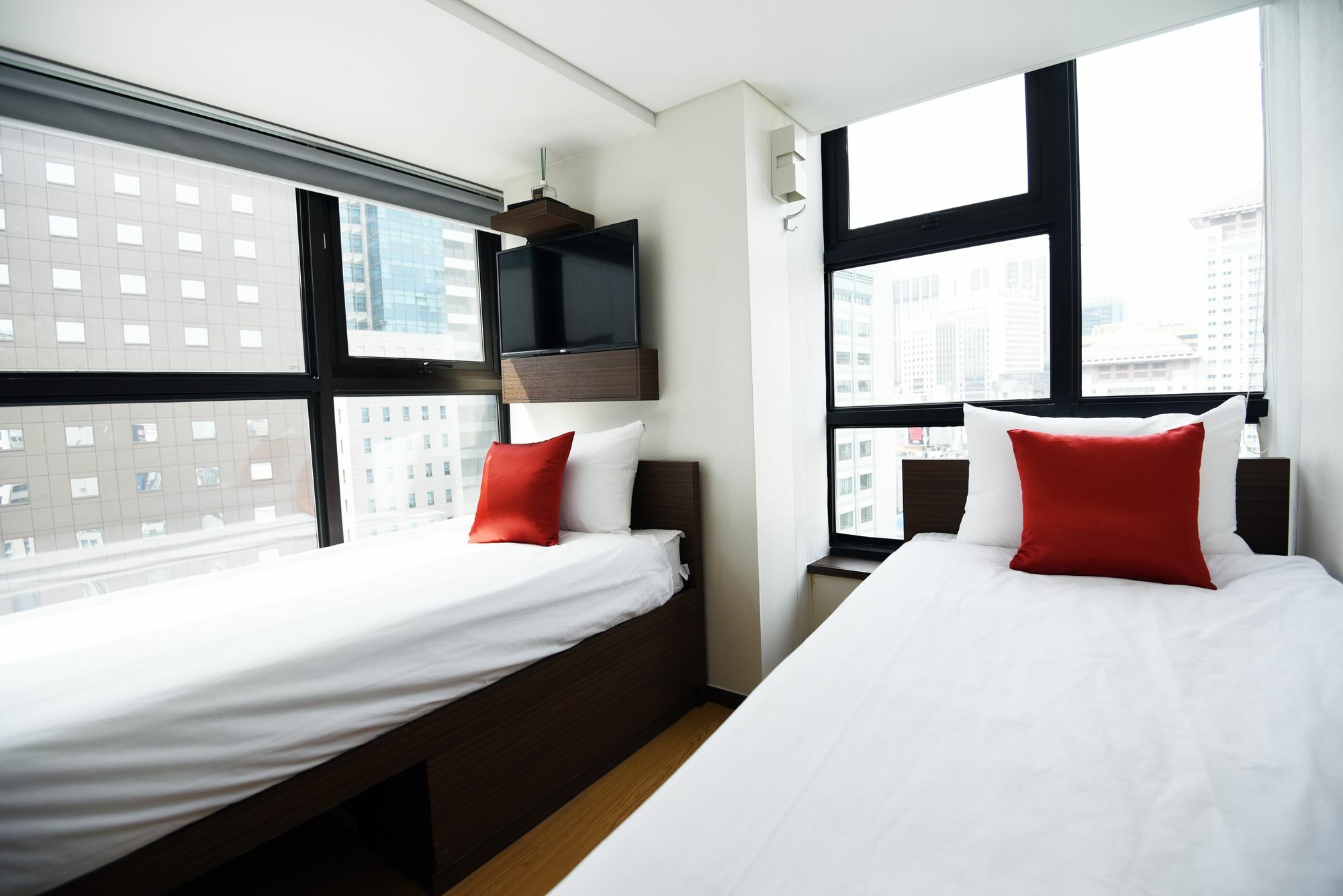 57 Myeongdong Hotel 2*